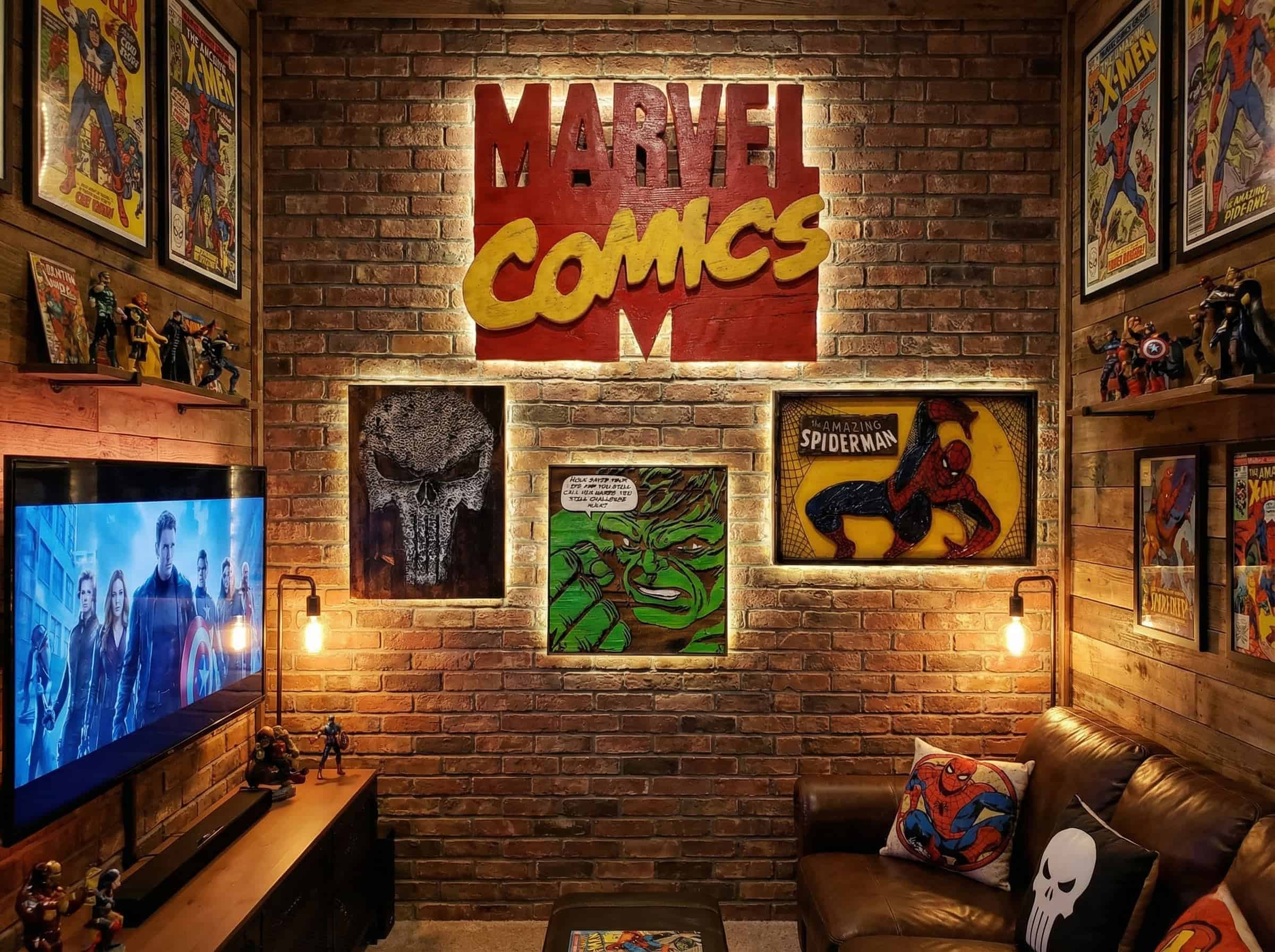 Comic-themed build
